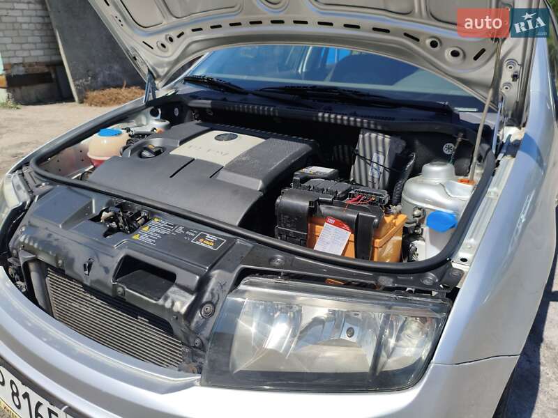 Хэтчбек Skoda Fabia 2006 в Запорожье