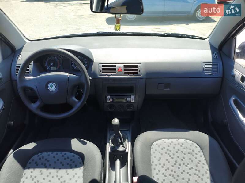 Хэтчбек Skoda Fabia 2006 в Запорожье