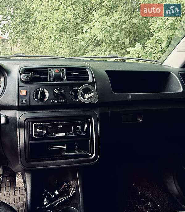 Хетчбек Skoda Fabia 2015 в Горішніх Плавнях