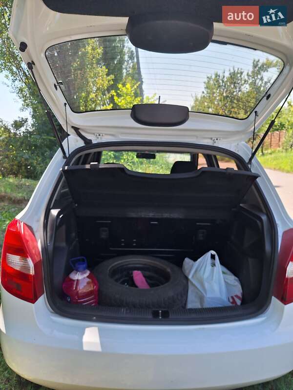 Хэтчбек Skoda Fabia 2012 в Харькове