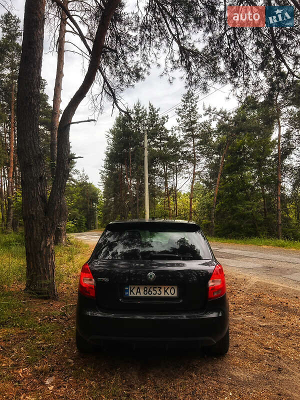 Хетчбек Skoda Fabia 2011 в Києві