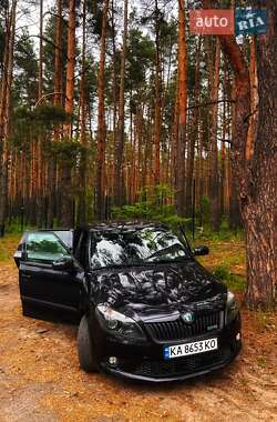 Хэтчбек Skoda Fabia 2011 в 