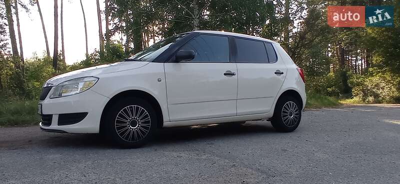 Хэтчбек Skoda Fabia 2012 в Фастове