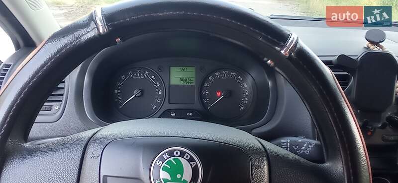 Хэтчбек Skoda Fabia 2012 в Фастове