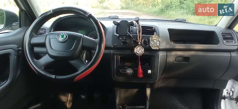 Хэтчбек Skoda Fabia 2012 в Фастове