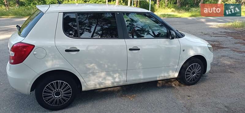Хэтчбек Skoda Fabia 2012 в Фастове