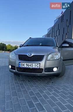 Универсал Skoda Fabia 2008 в Ровно