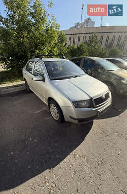 Седан Skoda Fabia 2003 в Києві