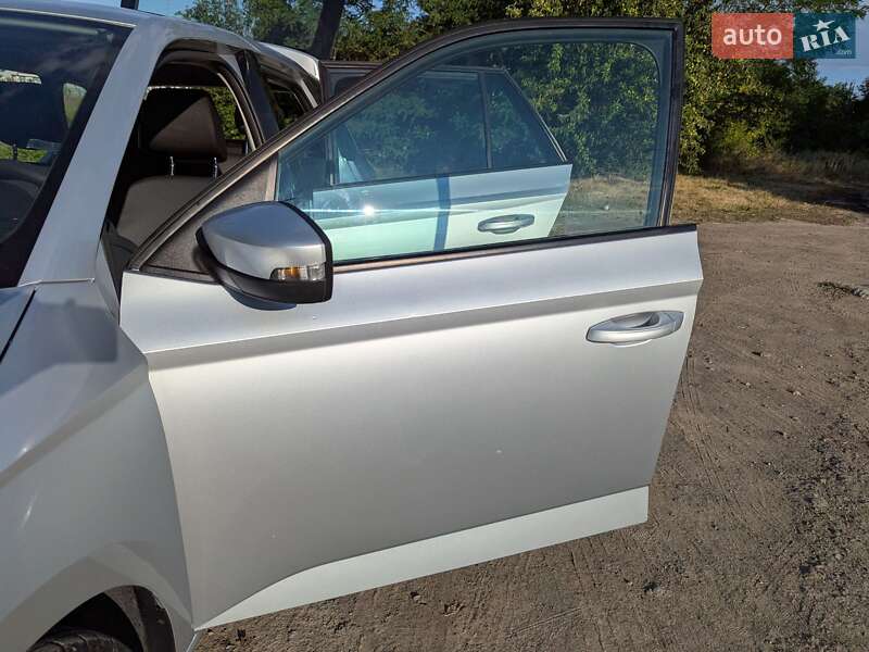 Універсал Skoda Fabia 2015 в Івано-Франківську