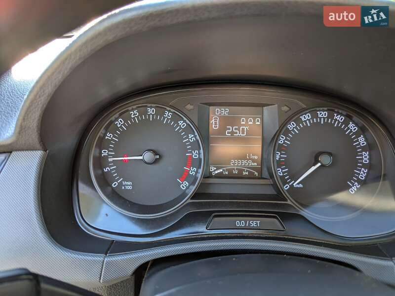 Універсал Skoda Fabia 2015 в Івано-Франківську