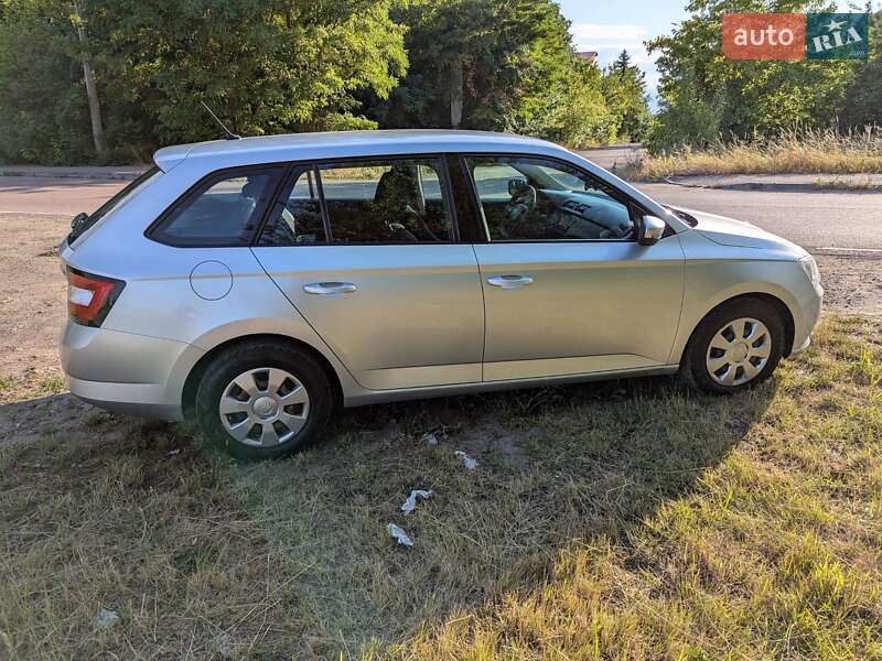 Універсал Skoda Fabia 2015 в Івано-Франківську