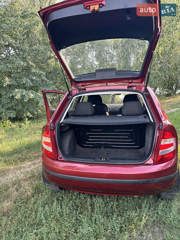 Седан Skoda Fabia 2006 в Полтаве