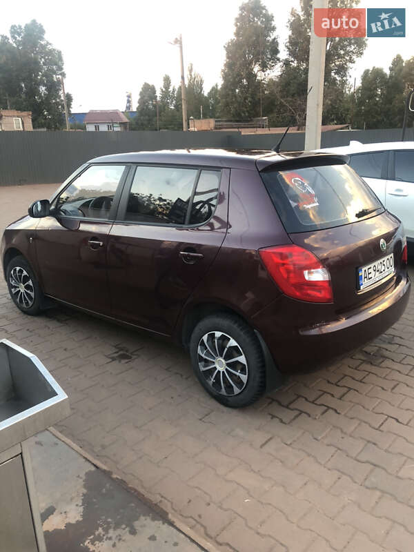 Хэтчбек Skoda Fabia 2011 в Кривом Роге