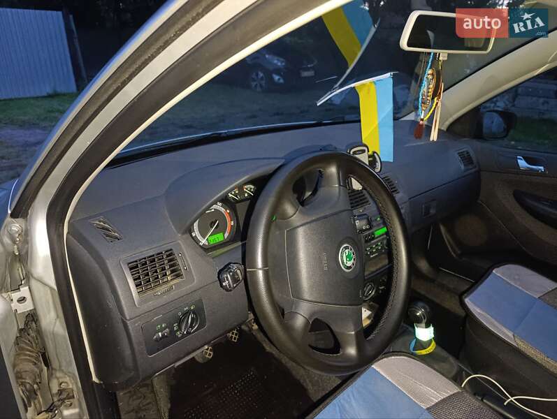 Хэтчбек Skoda Fabia 2007 в Жовкве