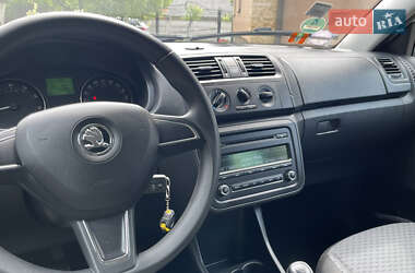 Хэтчбек Skoda Fabia 2014 в 