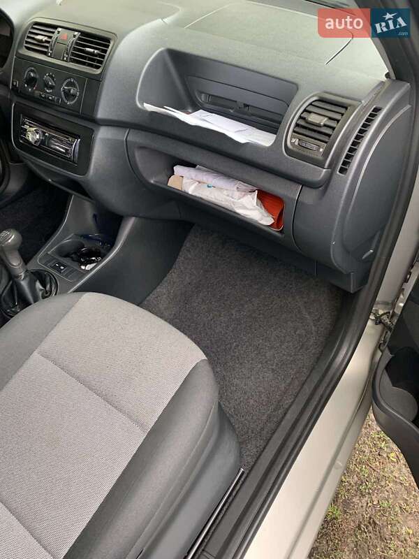 Хетчбек Skoda Fabia 2010 в Радомишлі