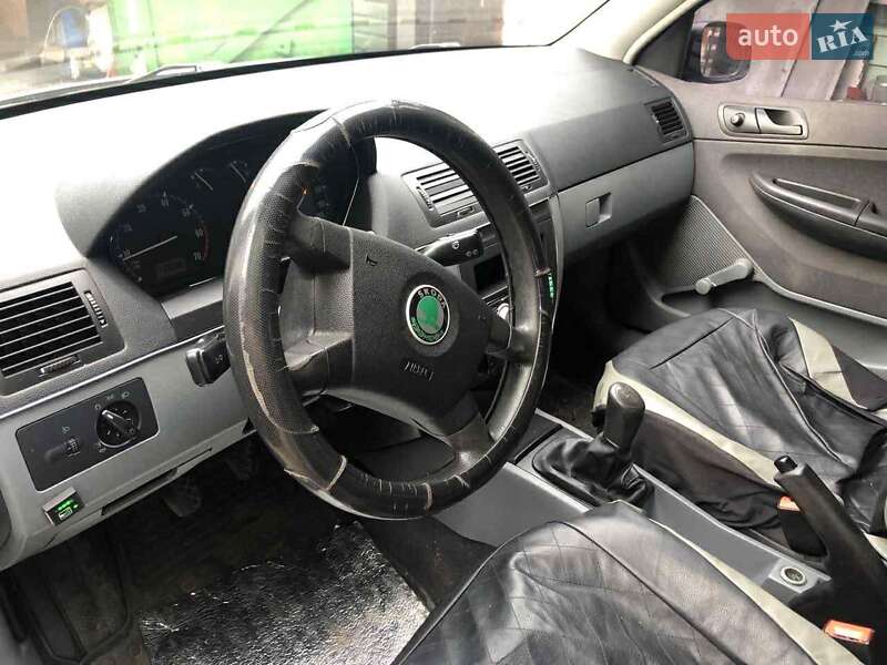 Хэтчбек Skoda Fabia 2002 в Каменке