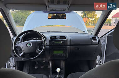 Хэтчбек Skoda Fabia 2009 в 