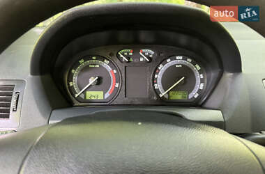 Хэтчбек Skoda Fabia 2006 в 