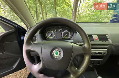 Хэтчбек Skoda Fabia 2006 в 