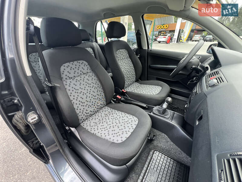 Хэтчбек Skoda Fabia 2007 в Виннице