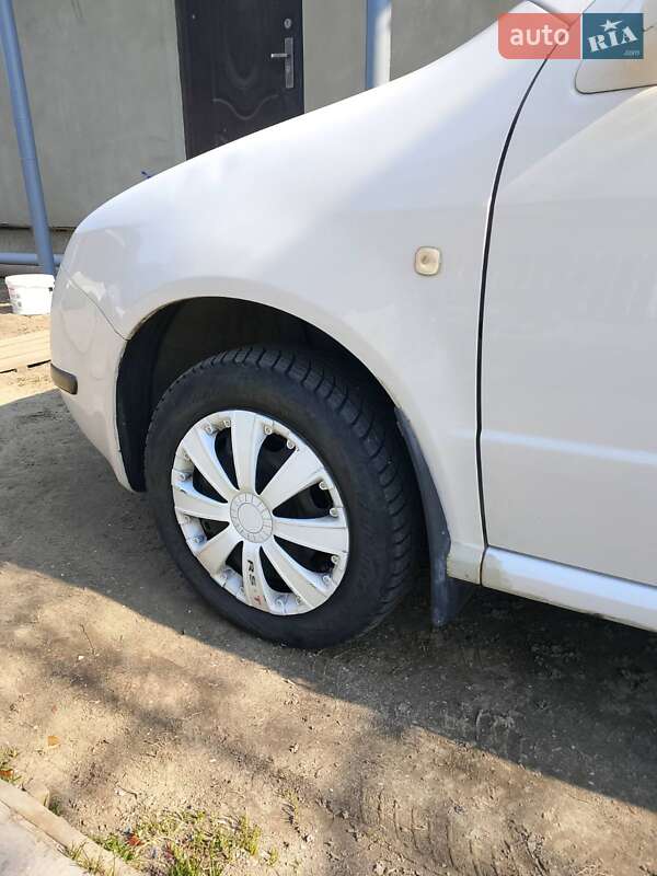 Хетчбек Skoda Fabia 2002 в Бородянці