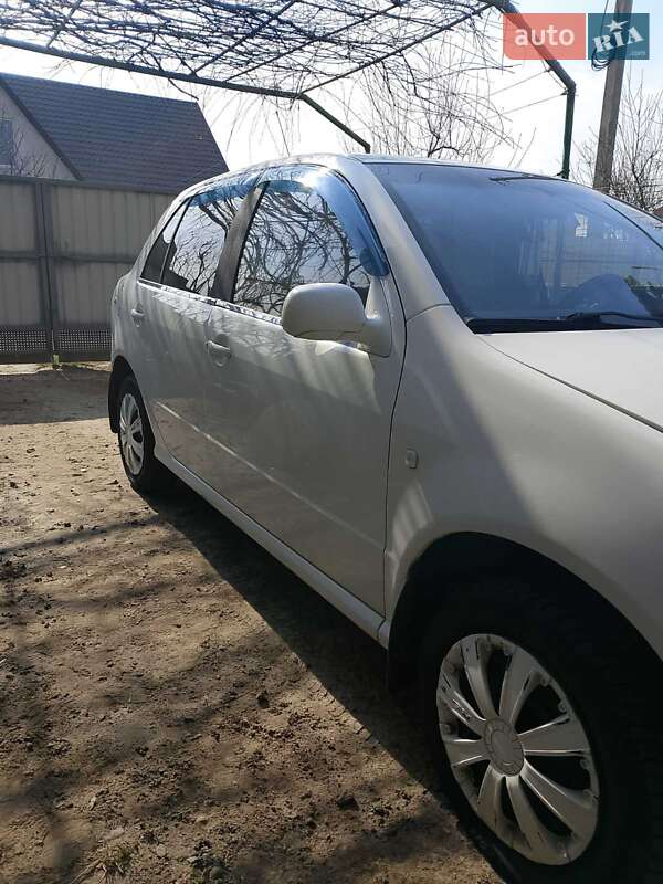 Хетчбек Skoda Fabia 2002 в Бородянці