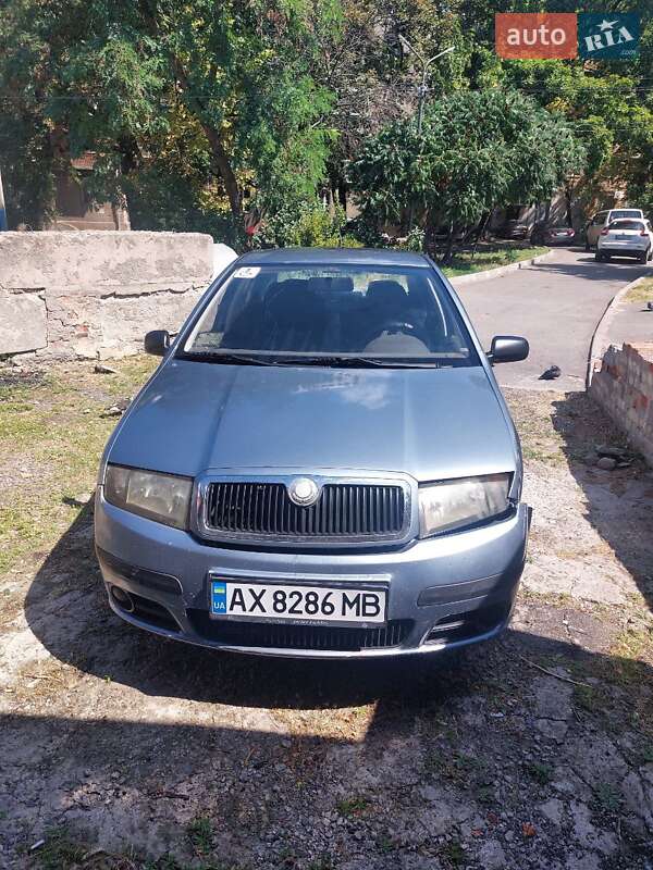 Седан Skoda Fabia 2004 в Харькове