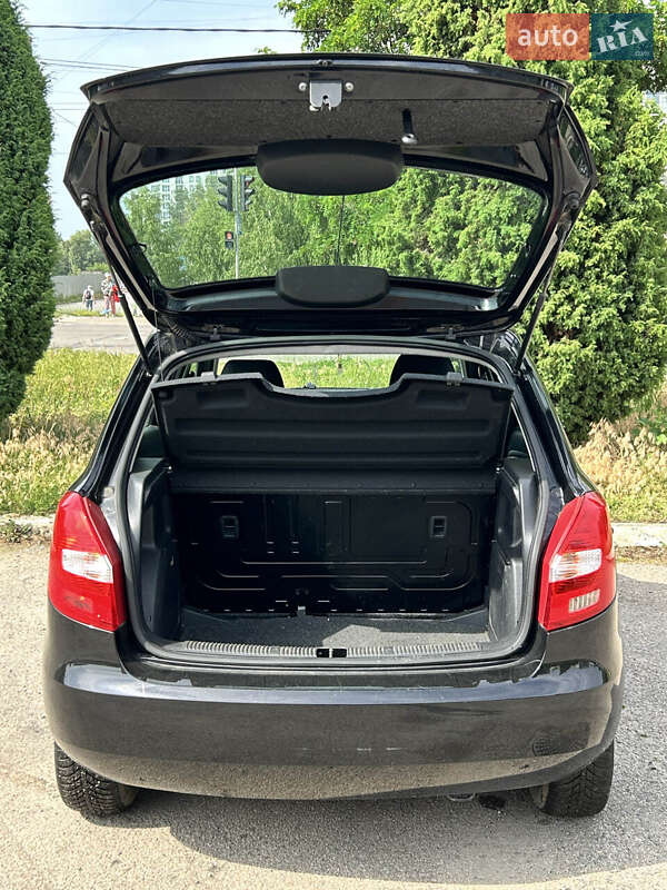 Хэтчбек Skoda Fabia 2011 в Сумах