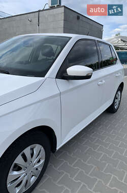 Хэтчбек Skoda Fabia 2016 в 