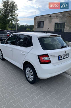 Хэтчбек Skoda Fabia 2016 в 