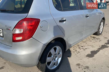 Хэтчбек Skoda Fabia 2010 в 