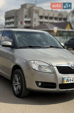 Хэтчбек Skoda Fabia 2008 в Новомосковске