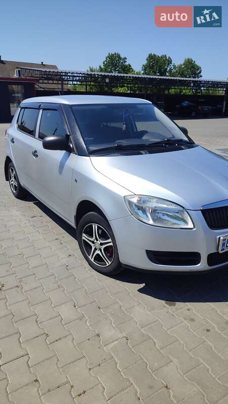 Хэтчбек Skoda Fabia 2009 в Полонном