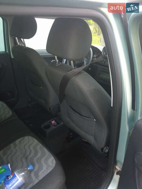 Универсал Skoda Fabia 2009 в Житомире