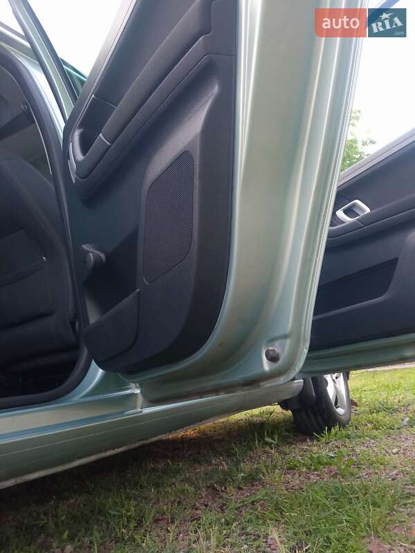 Универсал Skoda Fabia 2009 в Житомире