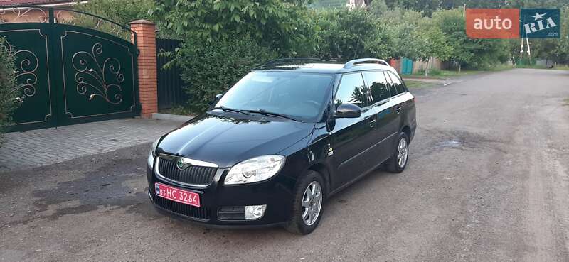 Универсал Skoda Fabia 2010 в Чернигове