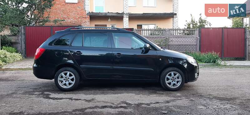 Универсал Skoda Fabia 2010 в Чернигове
