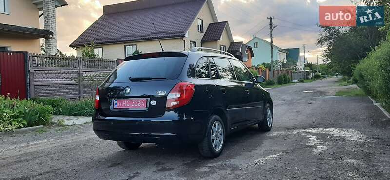 Универсал Skoda Fabia 2010 в Чернигове