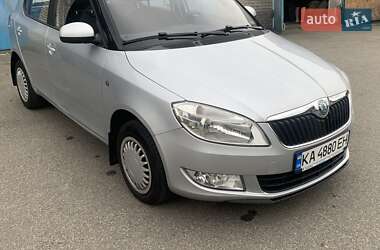 Хэтчбек Skoda Fabia 2012 в 