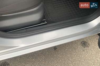 Хэтчбек Skoda Fabia 2012 в 