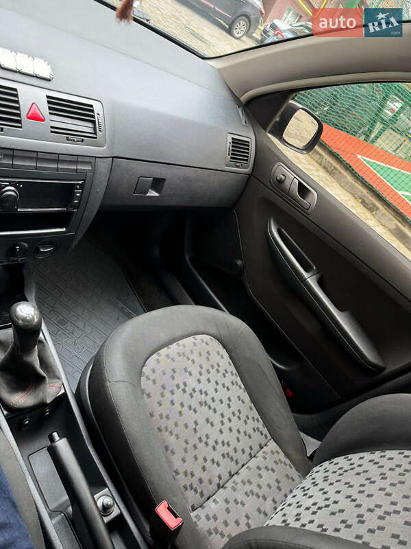 Хэтчбек Skoda Fabia 2007 в Львове