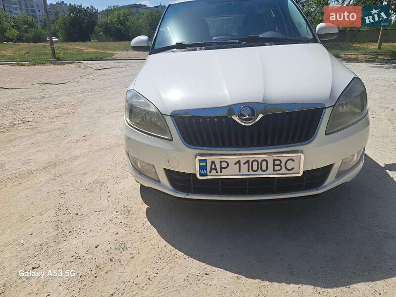 Хэтчбек Skoda Fabia 2014 в Запорожье