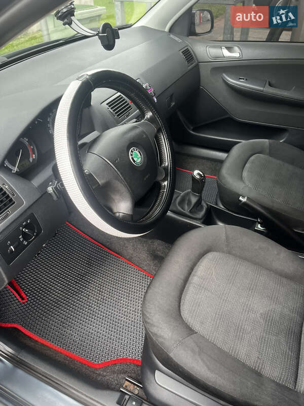 Универсал Skoda Fabia 2005 в Нововолынске
