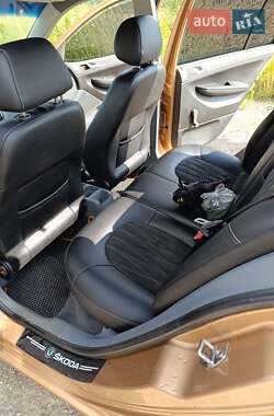 Хетчбек Skoda Fabia 2001 в 