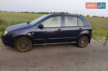 Хэтчбек Skoda Fabia 2002 в Сарнах