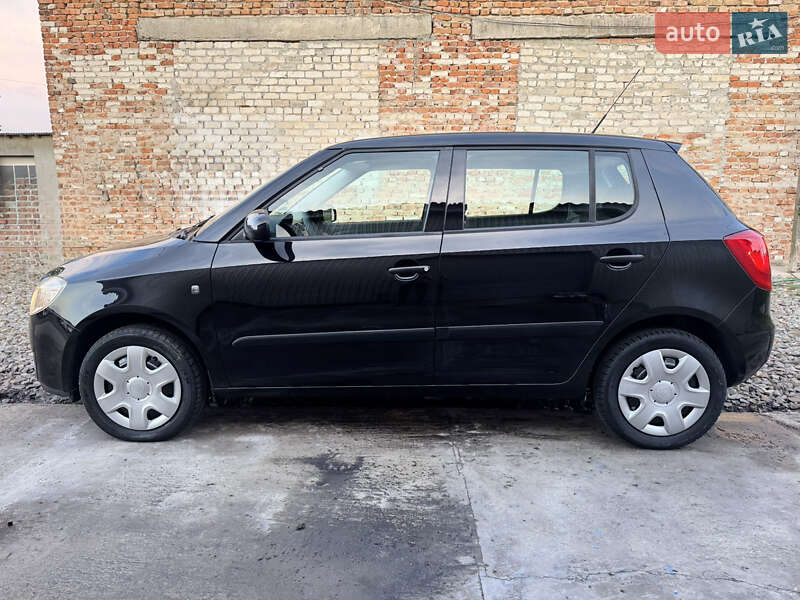 Хэтчбек Skoda Fabia 2009 в Луцке