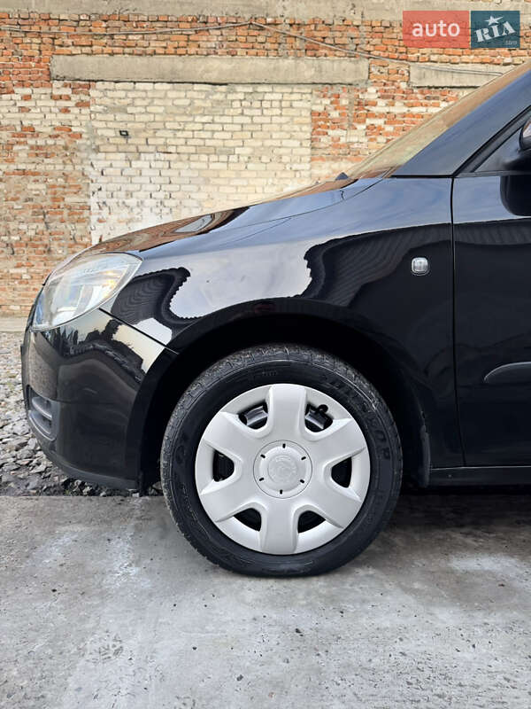 Хэтчбек Skoda Fabia 2009 в Луцке