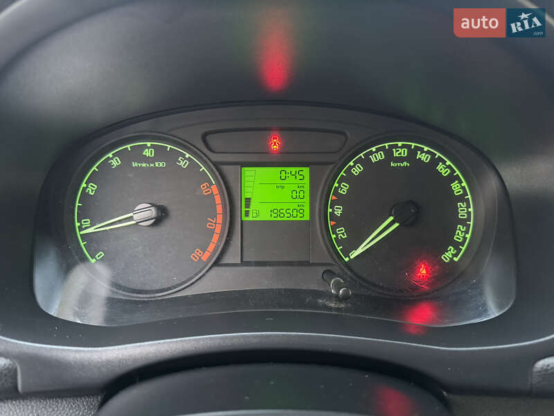 Хэтчбек Skoda Fabia 2009 в Луцке