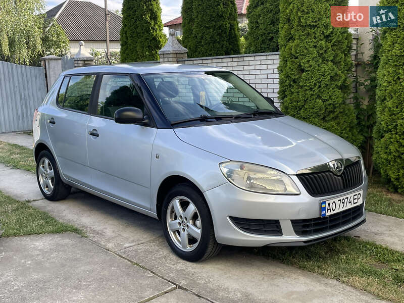 Хетчбек Skoda Fabia 2013 в Виноградові